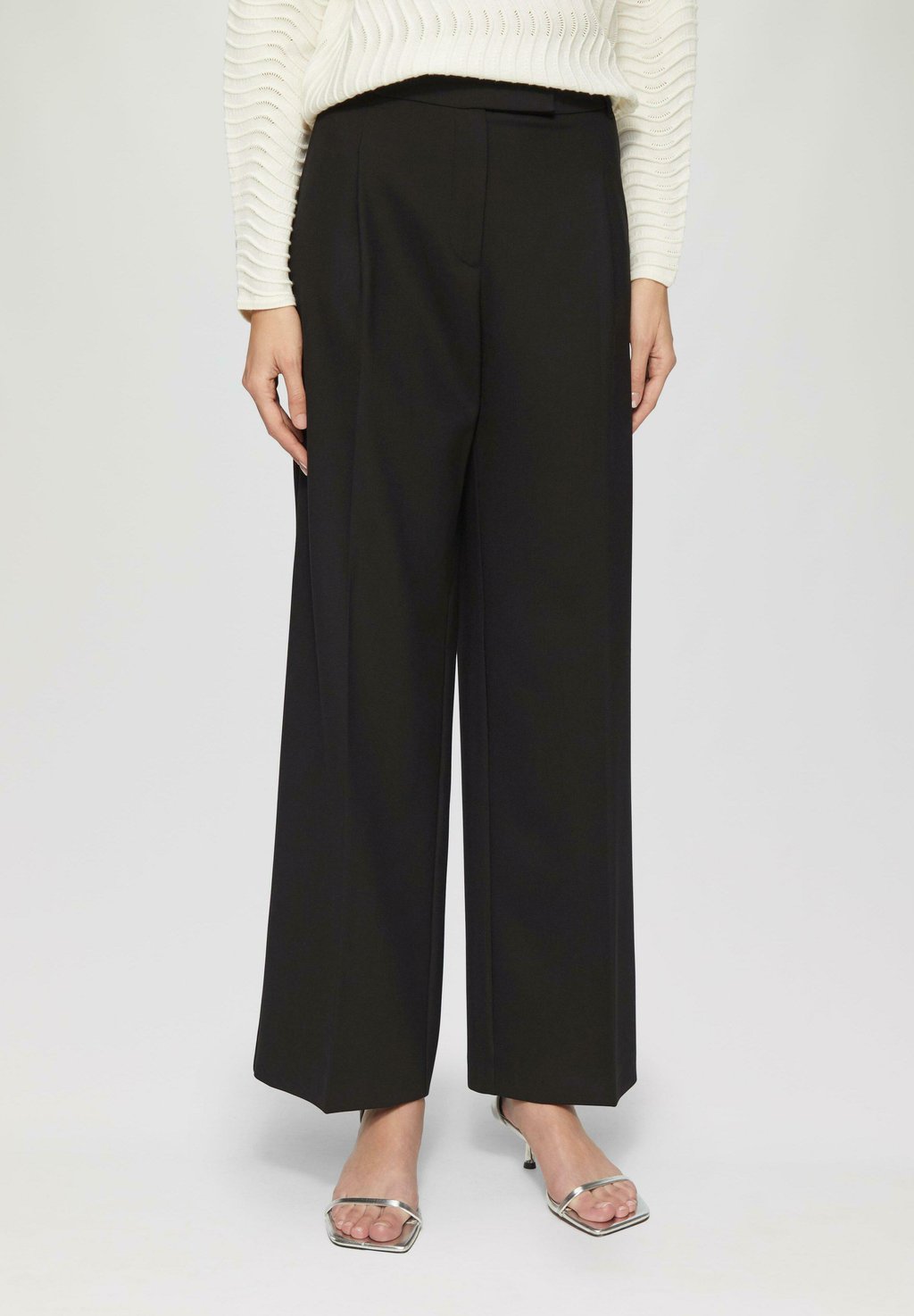 Брюки s.Oliver BLACK LABEL, черный
Брюки s.Oliver BLACK LABEL, черный