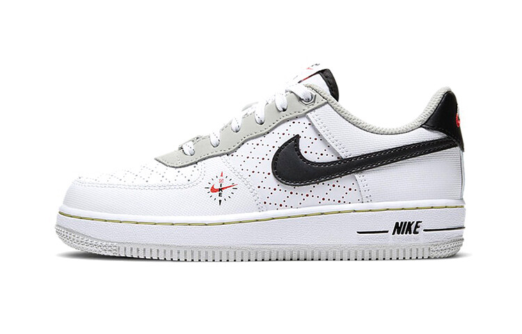 Детские кроссовки для скейтбординга Nike Air Force 1 PS 
Детские кроссовки для скейтбординга Nike Air Force 1 PS