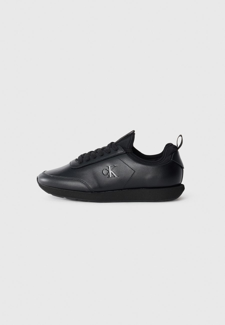 Кроссовки Calvin Klein Jeans RETRO RUNNER, Triple Black/Black
Кроссовки Calvin Klein Jeans RETRO RUNNER, Triple Black/Black