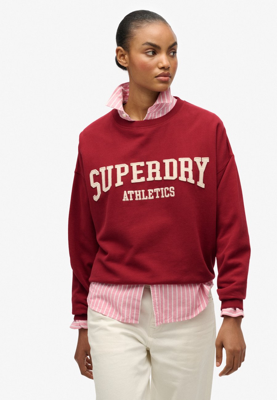 Толстовка Superdry & Co ATHLETIC ESSENTIALS RELAXED APPLIQUE, Bordeaux Red/Red, Красный, Толстовка Superdry & Co ATHLETIC ESSENTIALS RELAXED APPLIQUE, Bordeaux Red/Red
Толстовка Superdry & Co ATHLETIC ESSENTIALS RELAXED APPLIQUE, Bordeaux Red/Red, Красный, Толстовка Superdry & Co ATHLETIC ESSENTIALS RELAXED APPLIQUE, Bordeaux Red/Red