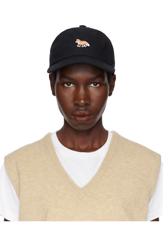 Шапка с лисёнком Maison Kitsuné, черный 
Шапка с лисёнком Maison Kitsuné, черный