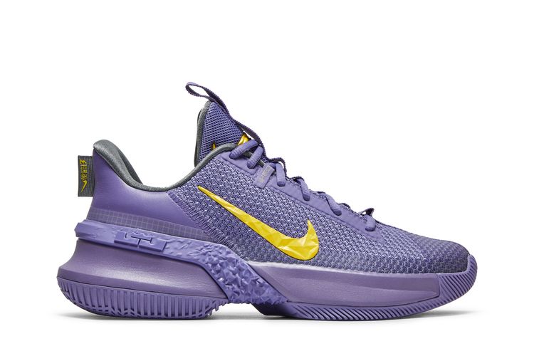 Кроссовки LeBron Ambassador 13 'Lakers', фиолетовый
Кроссовки LeBron Ambassador 13 'Lakers', фиолетовый