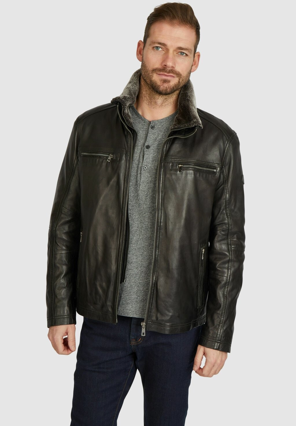 Кожаная куртка BUGERERO bugatti, черный
Кожаная куртка BUGERERO bugatti, черный