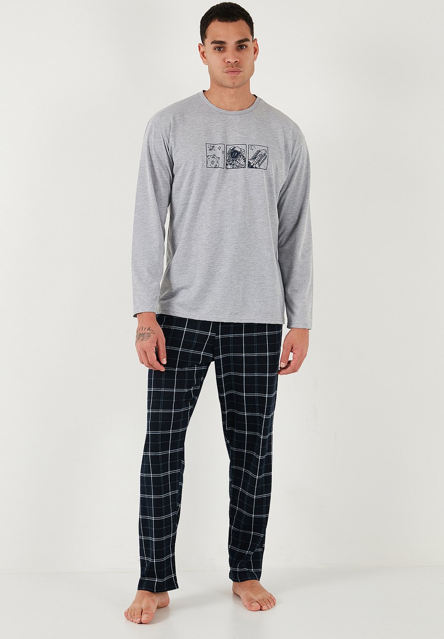 Пижамный комплект Buratti SET REGULAR FIT, Grey
Пижамный комплект Buratti SET REGULAR FIT, Grey