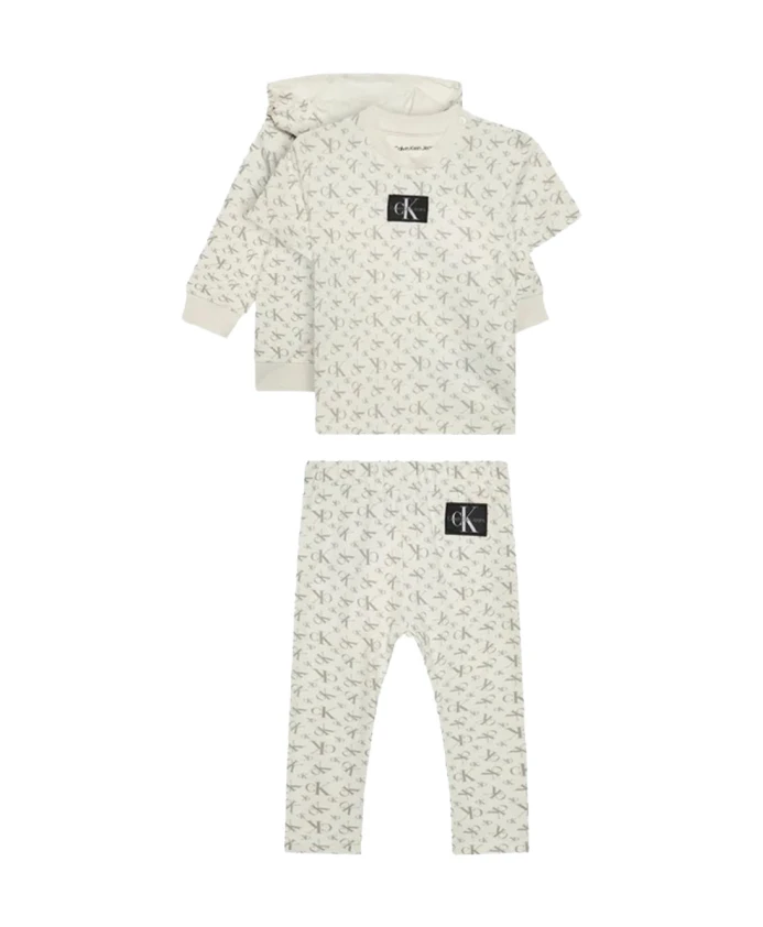 Вязаный спортивный костюм с толстовкой и брюками Calvin Klein Jeans, белый
Вязаный спортивный костюм с толстовкой и брюками Calvin Klein Jeans, белый