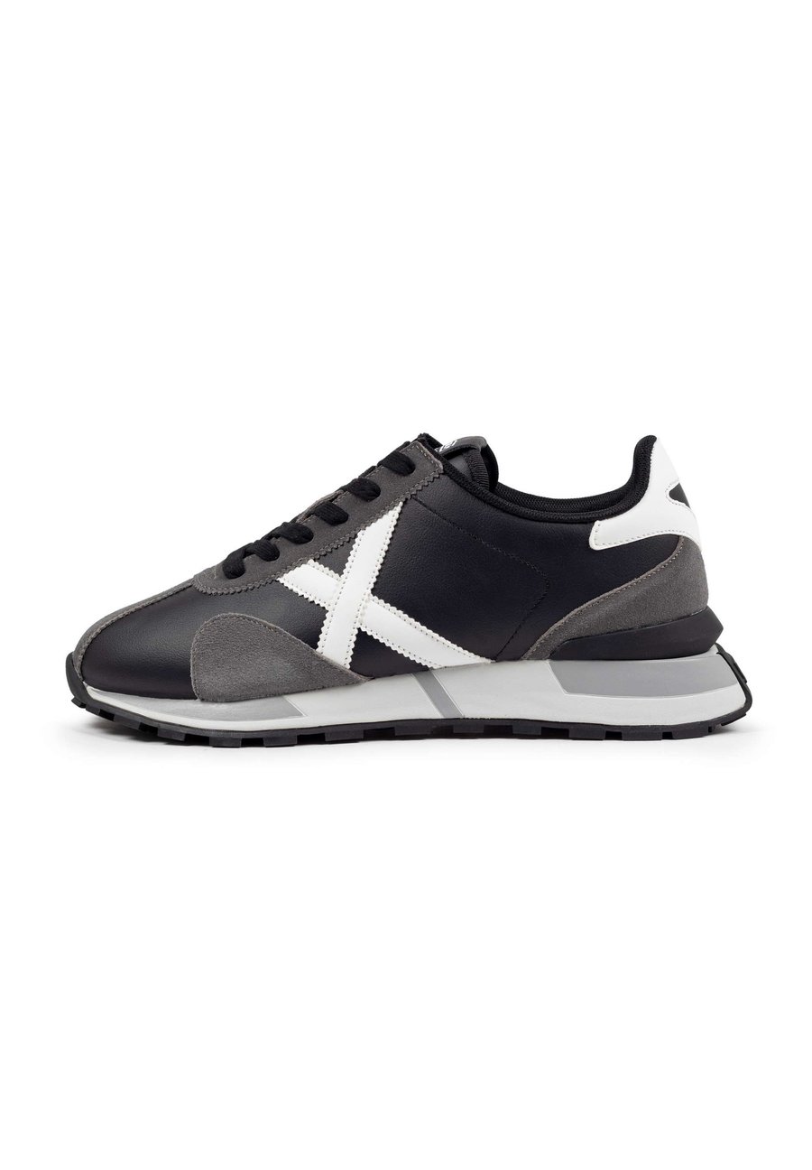 Кроссовки MUNICH Trainers, Anthracite
Кроссовки MUNICH Trainers, Anthracite