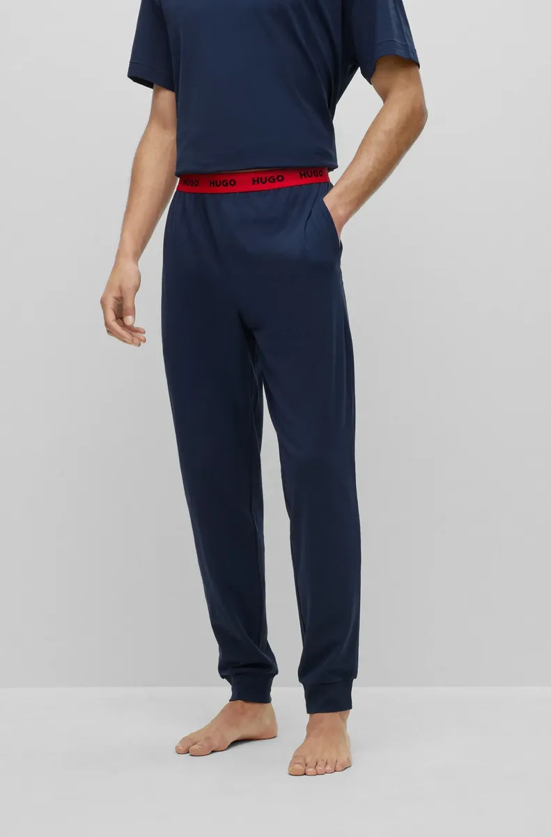 Пижамные штаны HUGO Underwear "Linked Pants" с контрастным логотипом на эластичном поясе, синий
Пижамные штаны HUGO Underwear "Linked Pants" с контрастным логотипом на эластичном поясе, синий