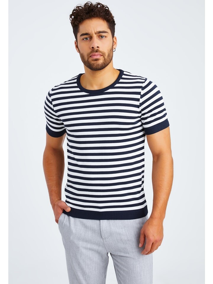 Футболка Leif Nelson Herren T-Shirt Feinstrick Rundhals LN-7575, цвет BLAU-ECRU
Футболка Leif Nelson Herren T-Shirt Feinstrick Rundhals LN-7575, цвет BLAU-ECRU