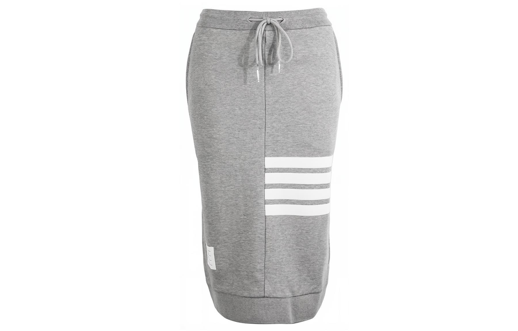 Приталенная юбка с четырьмя планками THOM BROWNE, светло-серая
Приталенная юбка с четырьмя планками THOM BROWNE, светло-серая