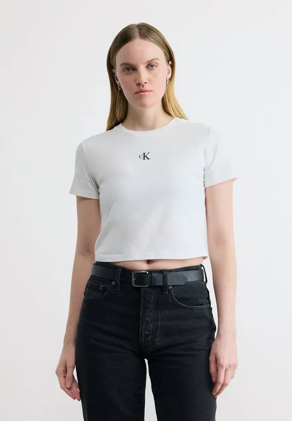 Укороченная футболка с логотипом, базовая футболка Calvin Klein Jeans, Bright White, Белый, Укороченная футболка с логотипом, базовая футболка Calvin Klein Jeans, Bright White
Укороченная футболка с логотипом, базовая футболка Calvin Klein Jeans, Bright White, Белый, Укороченная футболка с логотипом, базовая футболка Calvin Klein Jeans, Bright White