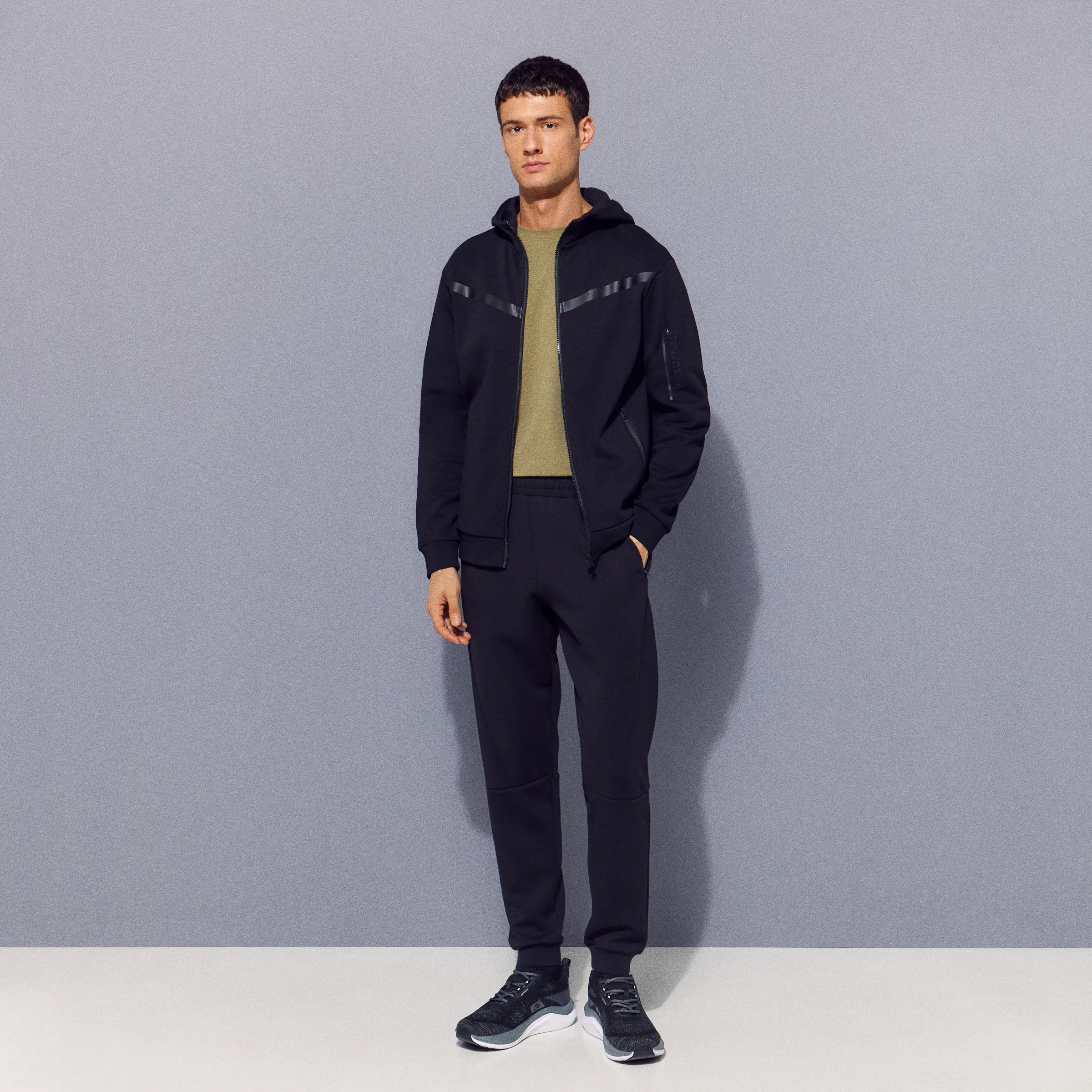 Спортивная худи на молнии мужская Boomerang, черный
Спортивная худи на молнии мужская Boomerang, черный