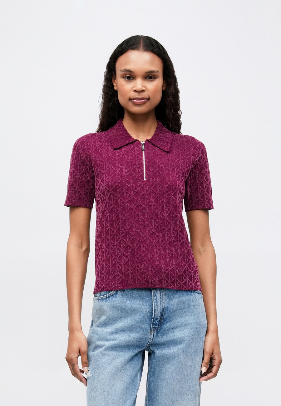 Поло Calvin Klein Polo shirt, Berry/Bordeaux
Поло Calvin Klein Polo shirt, Berry/Bordeaux