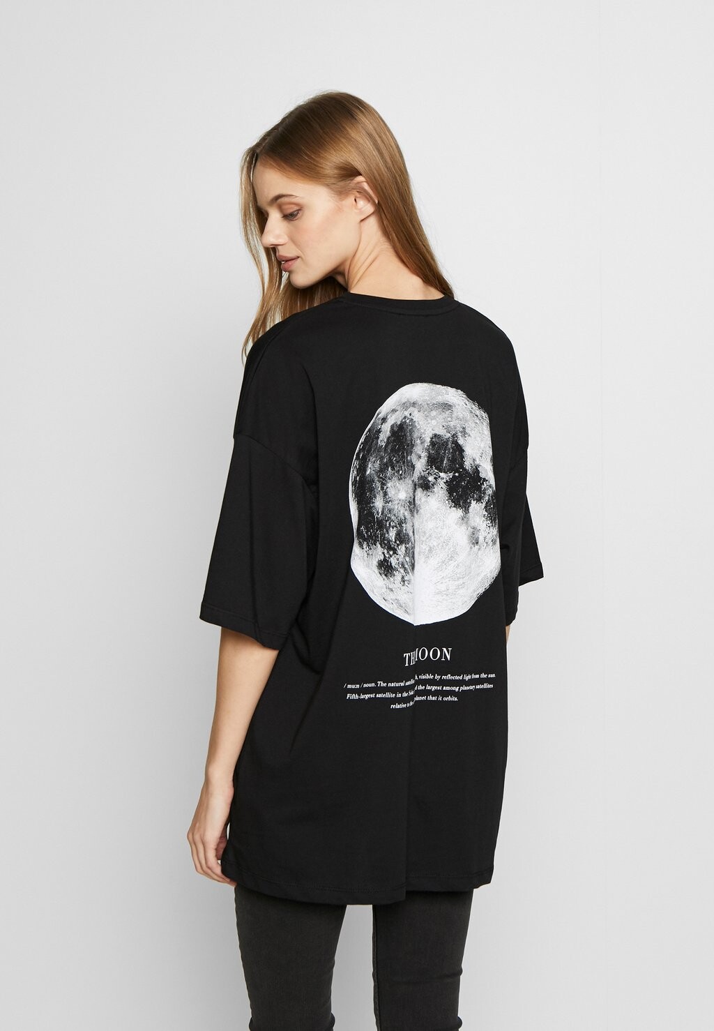 Футболка с принтом Even&Odd, черный
Футболка с принтом Even&Odd, черный