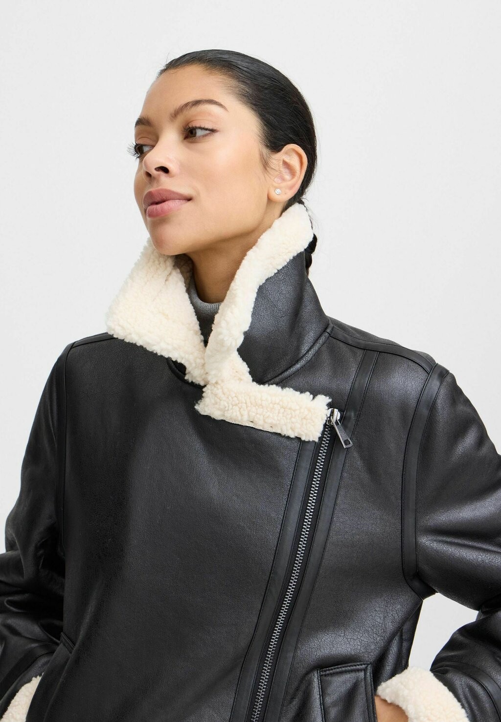 Куртка из искусственной кожи ASANNE b.young, черный 
Куртка из искусственной кожи ASANNE b.young, черный