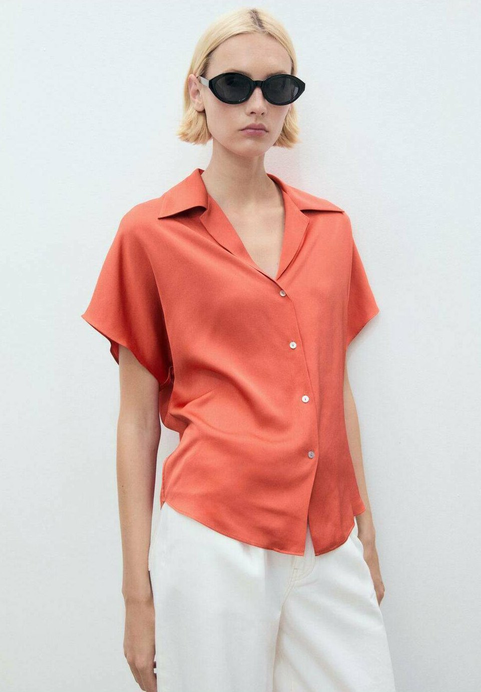 Рубашка SPLÝVAVÁ KRÁTKÝM RUKÁVEM Mango, красный 
Рубашка SPLÝVAVÁ KRÁTKÝM RUKÁVEM Mango, красный