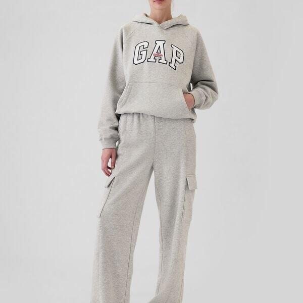 Толстовка с капюшоном и рукавами реглан Gap, серый
Толстовка с капюшоном и рукавами реглан Gap, серый