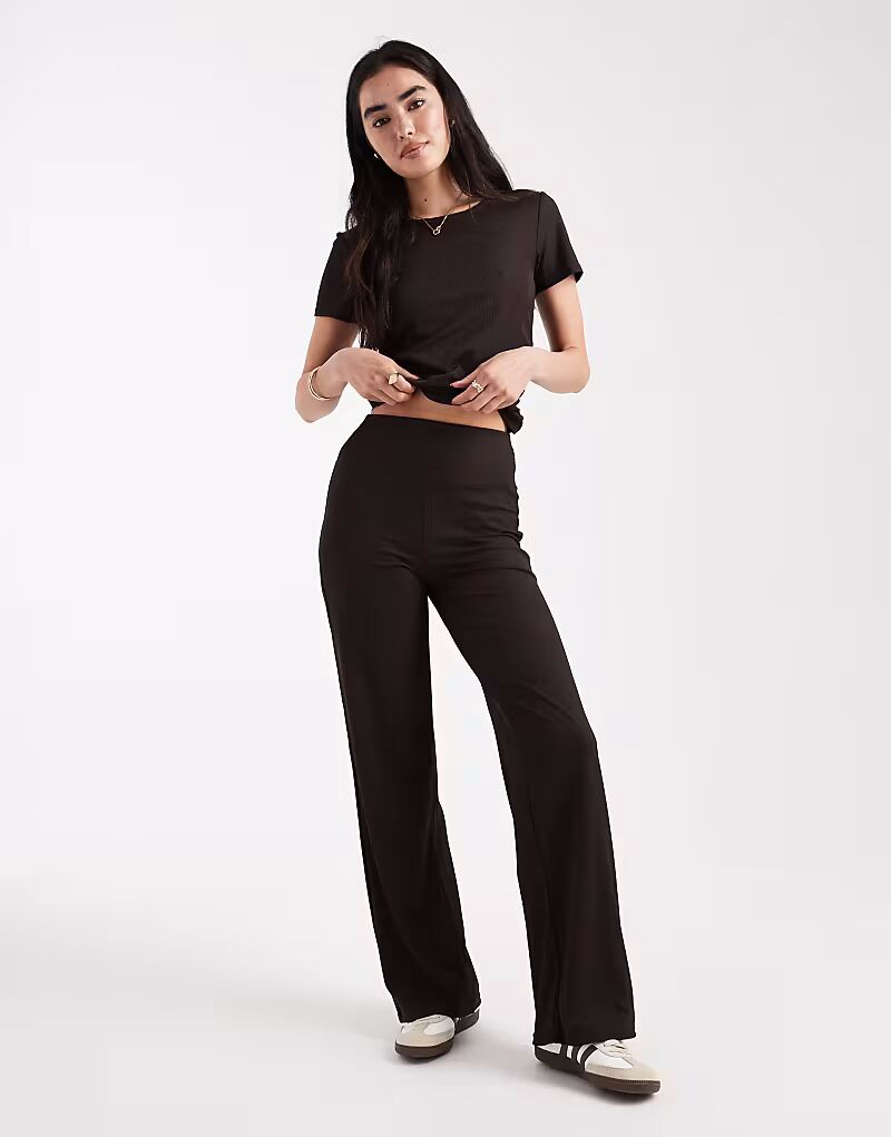 Широкие ребристые брюки шоколадно-коричневого цвета Only
Широкие ребристые брюки шоколадно-коричневого цвета Only