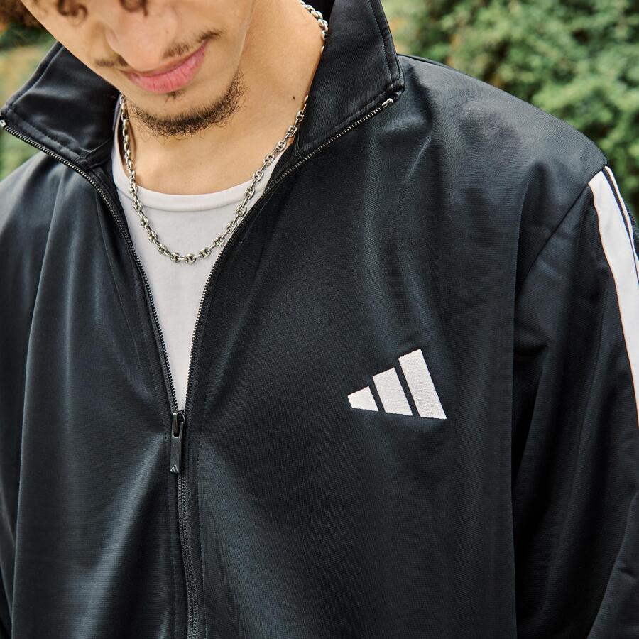 ADIDAS Мужской спортивный костюм - черный
ADIDAS Мужской спортивный костюм - черный