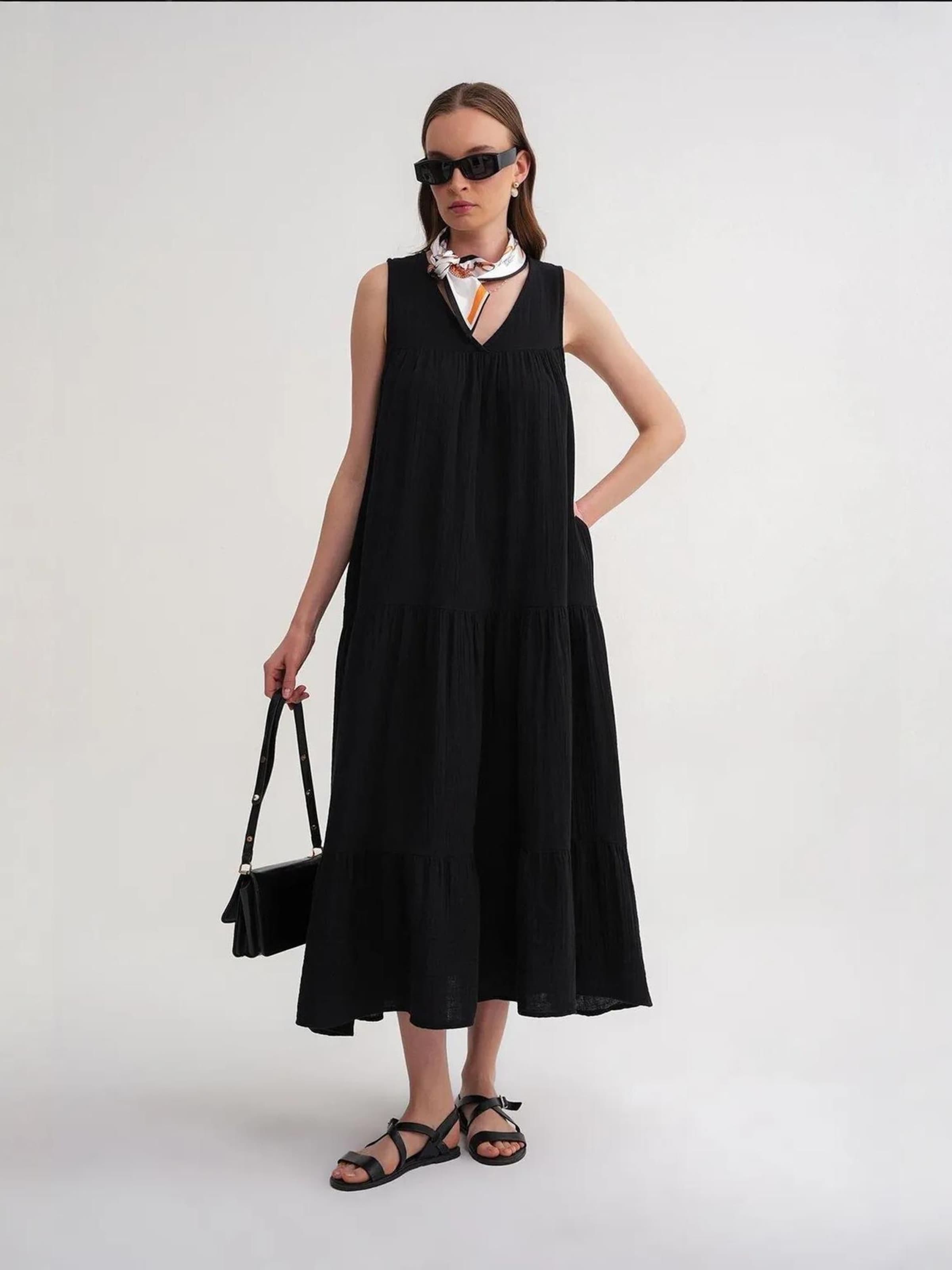 MixRay Платье в черном цвете
MixRay Платье в черном цвете