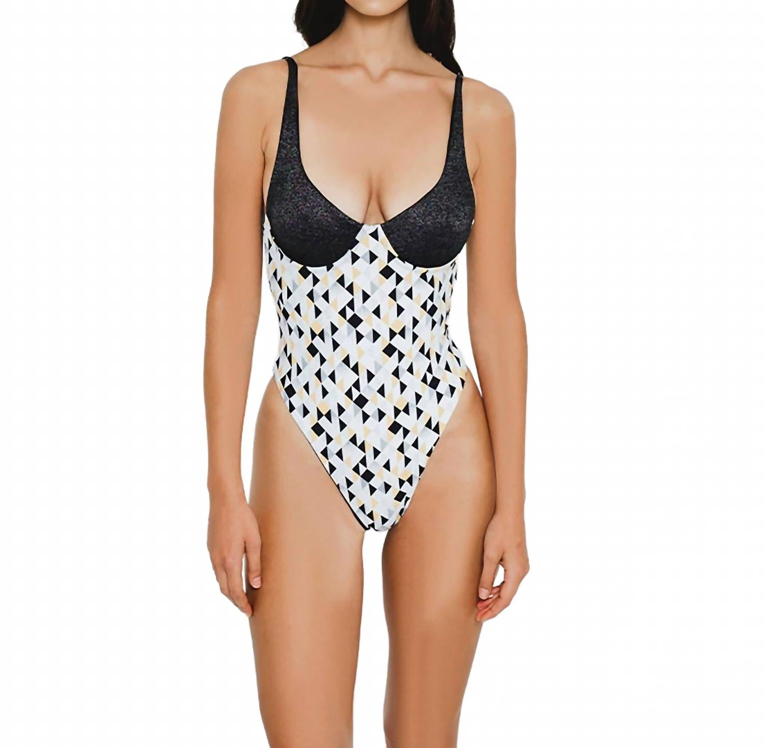 Слитный купальник с узором «калейдоскоп», регулируемая поддержка, черный цвет Gigizara
Слитный купальник с узором «калейдоскоп», регулируемая поддержка, черный цвет Gigizara