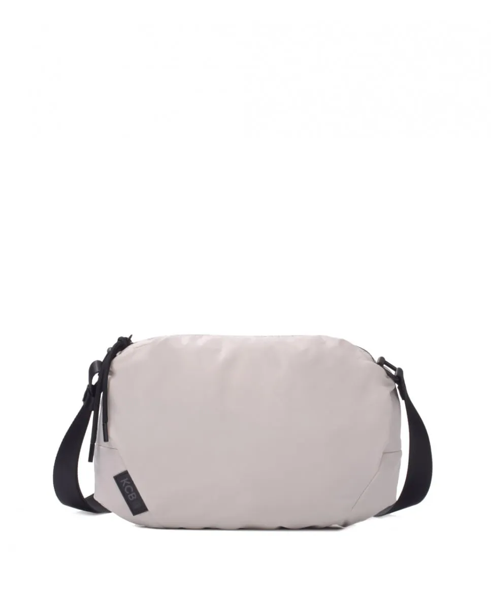 Средняя женская сумка-бандо льдистого цвета Kcb, белый
Средняя женская сумка-бандо льдистого цвета Kcb, белый