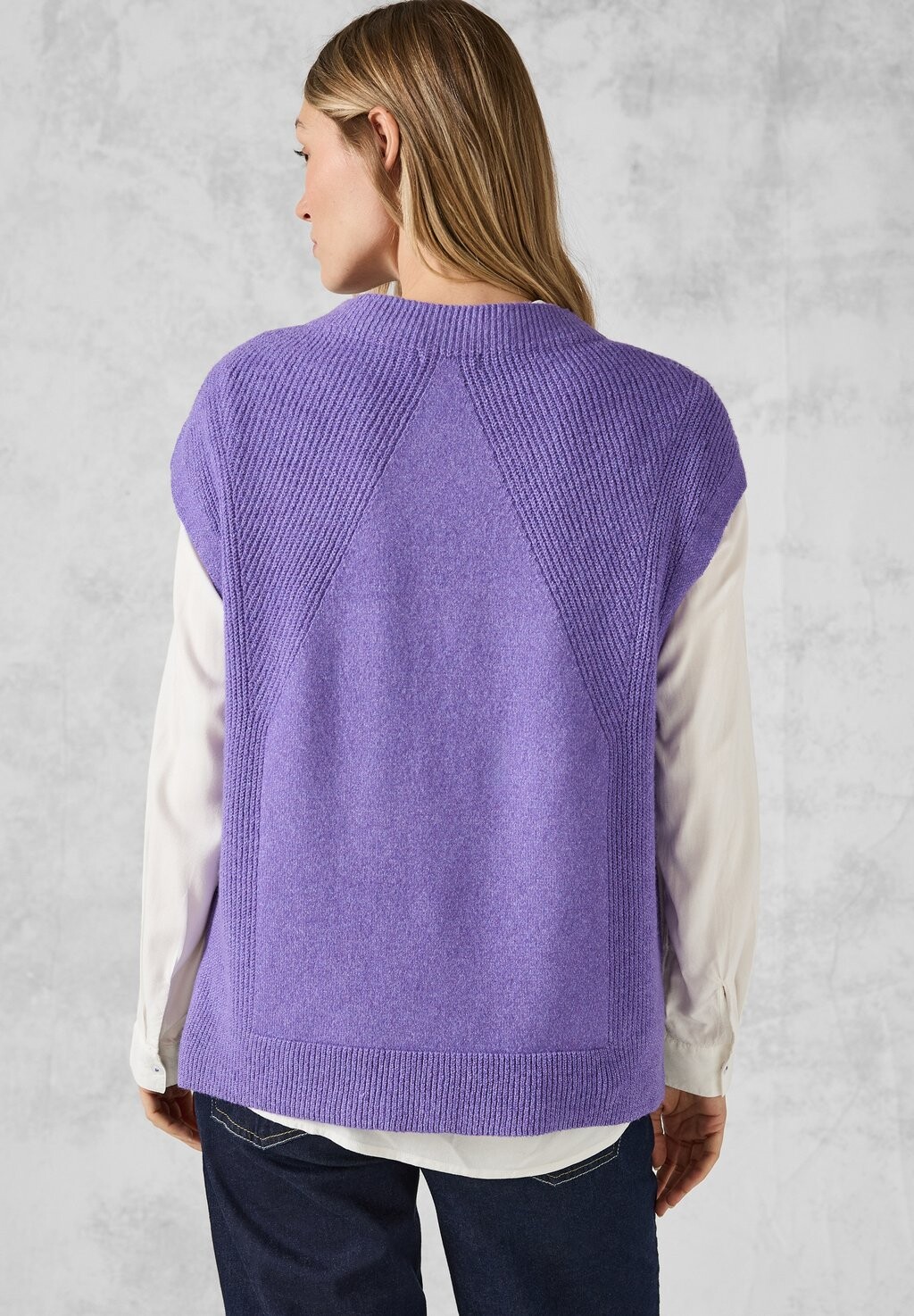 Базовая футболка MIT STRUKTURMIX Cecil, фиолетовый
Базовая футболка MIT STRUKTURMIX Cecil, фиолетовый