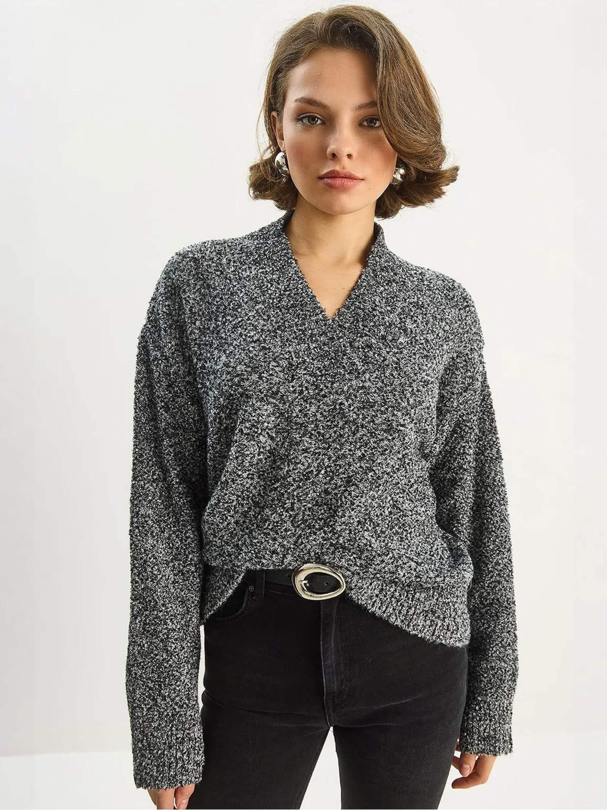 Bianco Lucci Свитер в крапинку черный
Bianco Lucci Свитер в крапинку черный