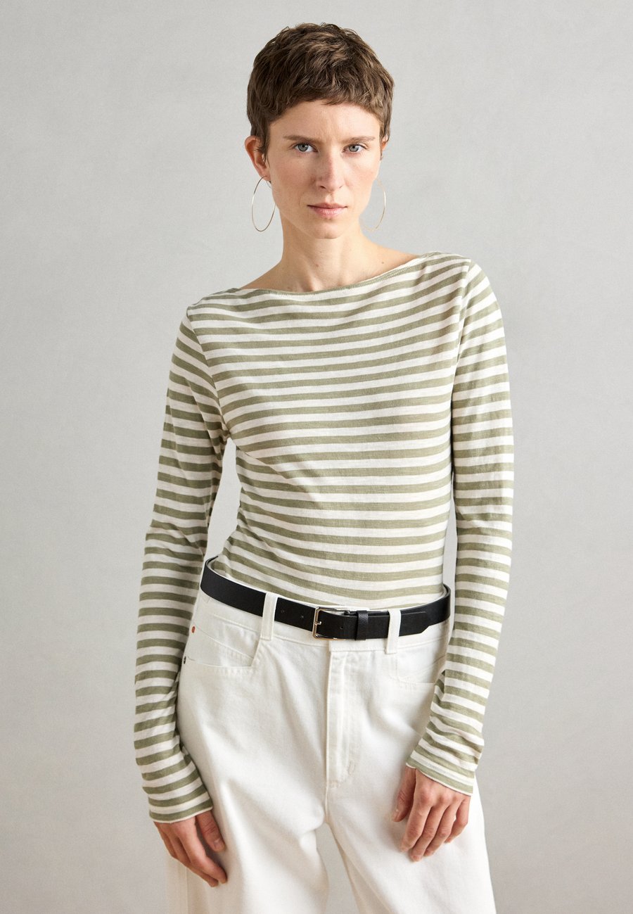 Топ Marc O'Polo LONG SLEEVE BOAT NECK STRIPED, Multi/Smooth Sage/Light Green
Топ Marc O'Polo LONG SLEEVE BOAT NECK STRIPED, Multi/Smooth Sage/Light Green