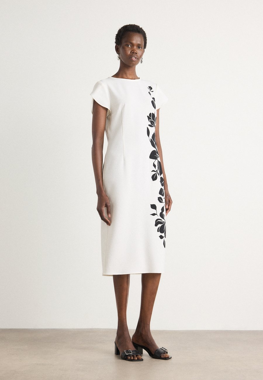 Платье Marc Cain Shift dress, White And Black/White
Платье Marc Cain Shift dress, White And Black/White