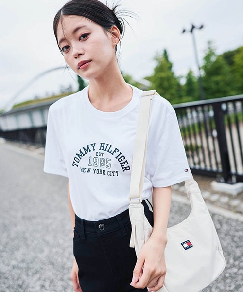 Футболка унисекс с логотипом Arch TOMMY HILFIGER, белый
Футболка унисекс с логотипом Arch TOMMY HILFIGER, белый