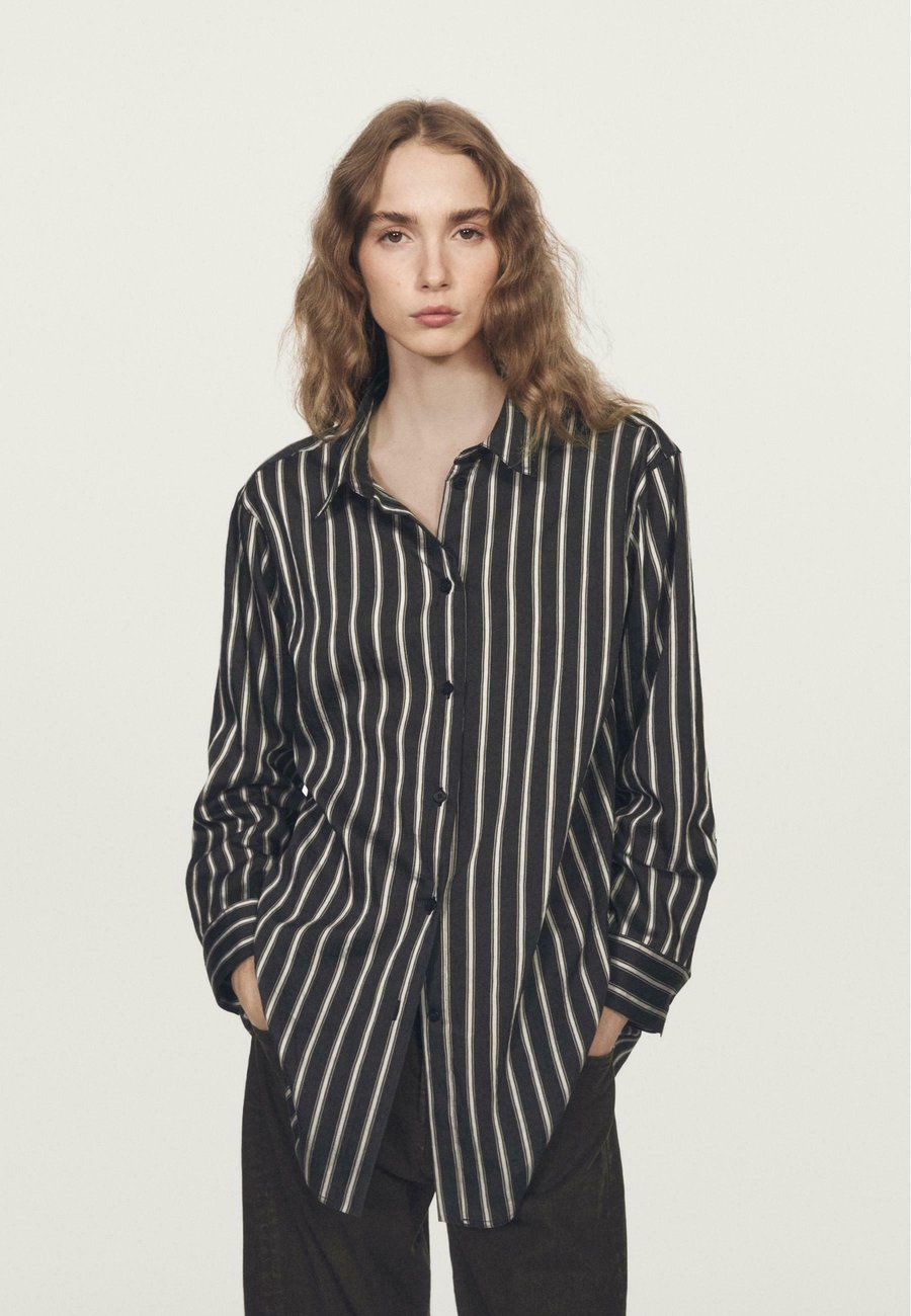 Блуза Massimo Dutti Button-down blouse, Black
Блуза Massimo Dutti Button-down blouse, Black