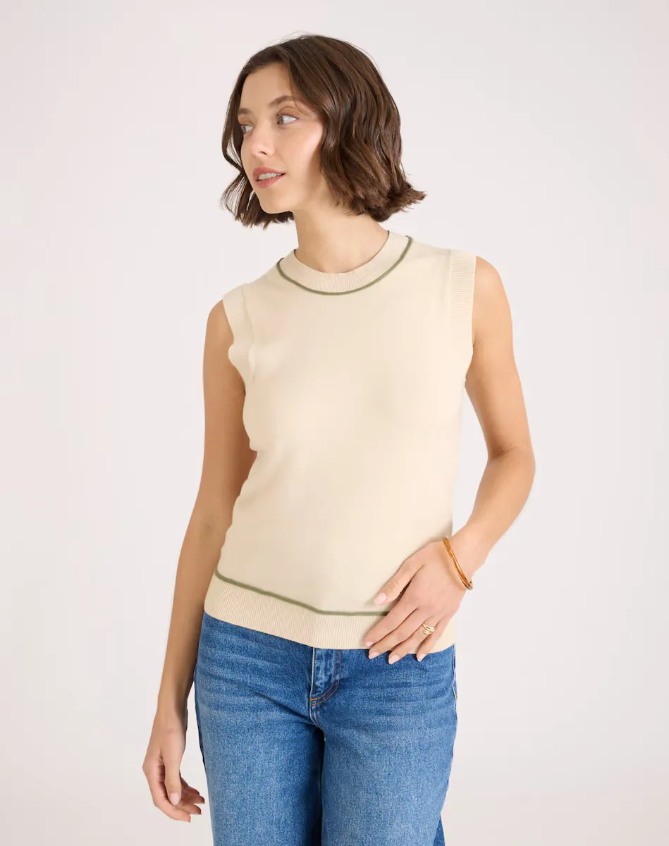 Женский безрукавный джемпер с контрастной окантовкой Naf Naf, бежевый
Женский безрукавный джемпер с контрастной окантовкой Naf Naf, бежевый