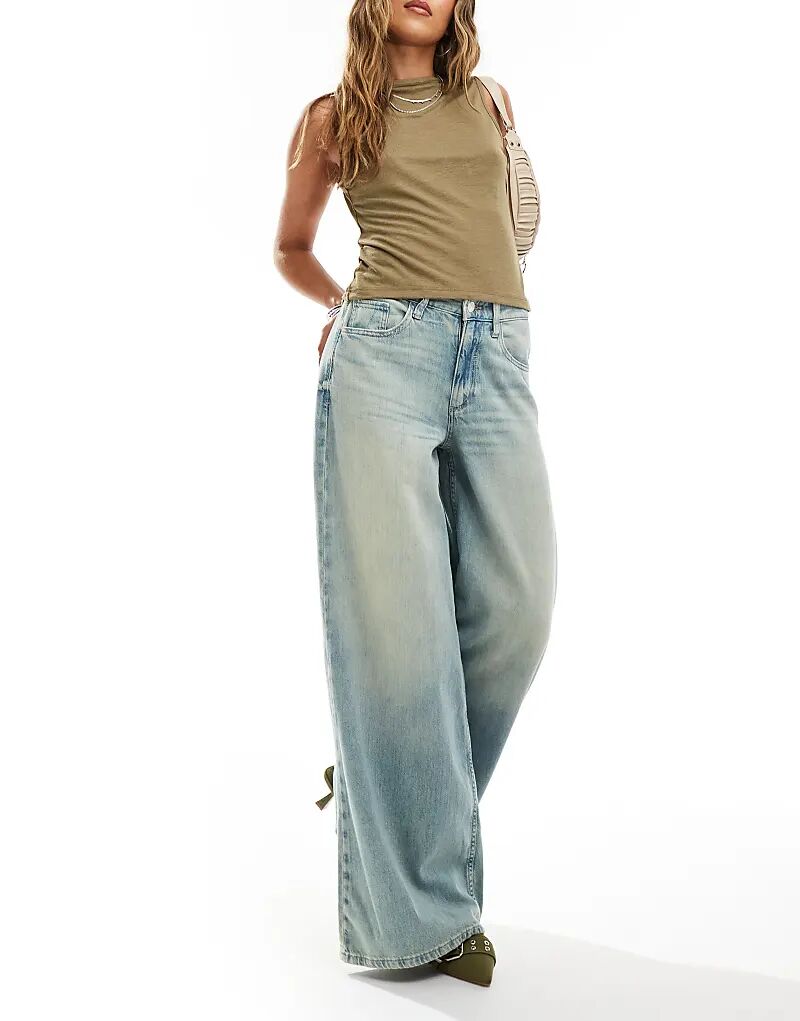 Джинсы средней посадки, широкие, светло-голубого цвета River Island 
Джинсы средней посадки, широкие, светло-голубого цвета River Island