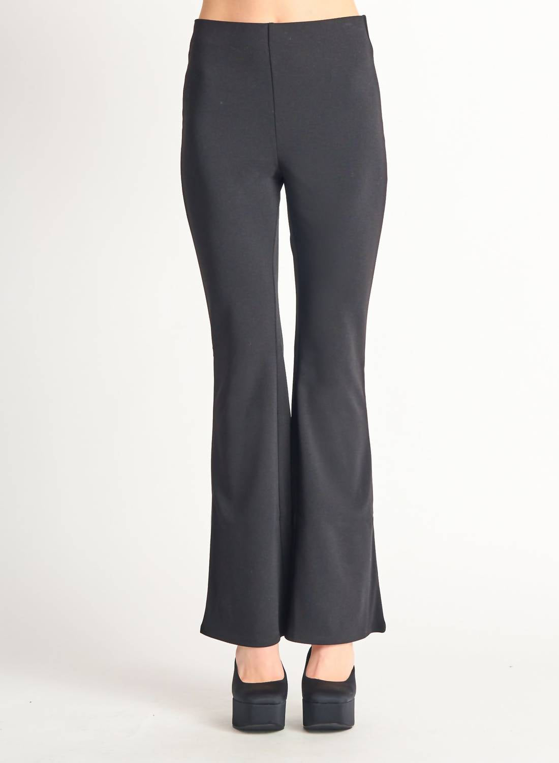 Расклешенные трикотажные леггинсы черного цвета Dex
Расклешенные трикотажные леггинсы черного цвета Dex