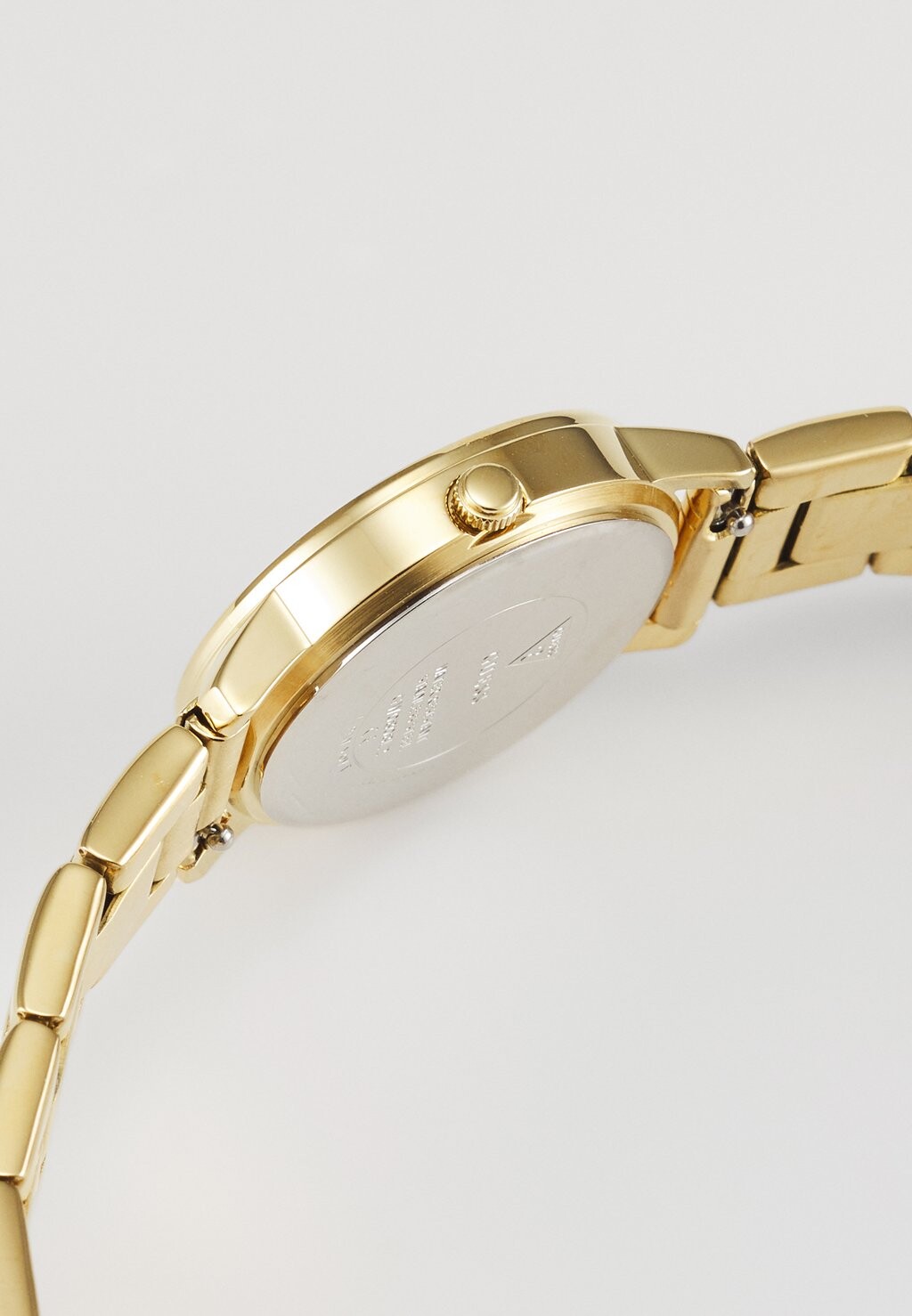 Часы MELODY Guess, золотого цвета
Часы MELODY Guess, золотого цвета