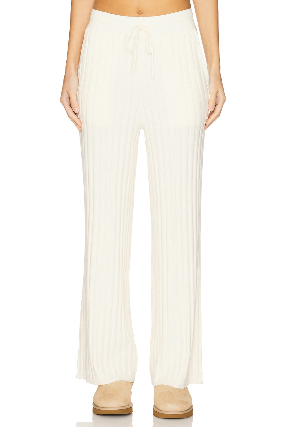 Широкие брюки в рубчик simeon Varley, цвет egret
Широкие брюки в рубчик simeon Varley, цвет egret