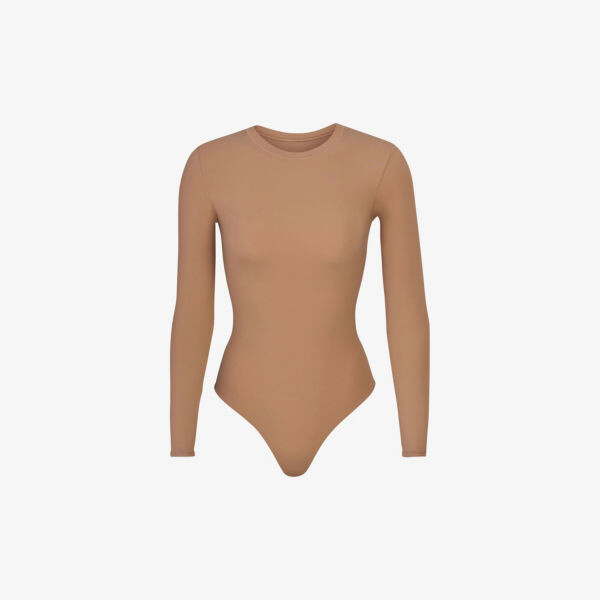 Боди из эластичной ткани с круглым вырезом подходит всем Skims, цвет sienna
Боди из эластичной ткани с круглым вырезом подходит всем Skims, цвет sienna
