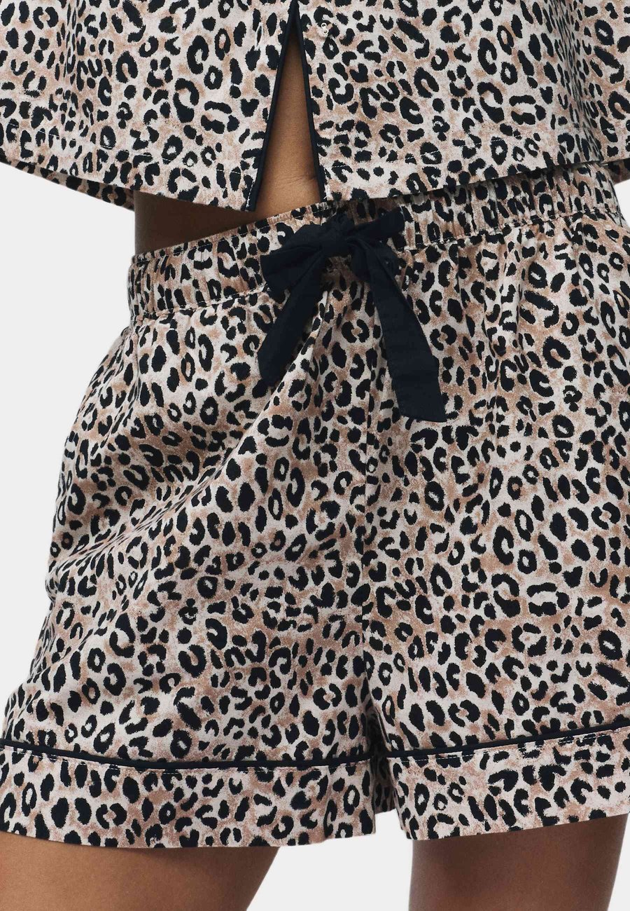 Пижамный комплект Marks & Spencer ANIMAL PRINT, Brown Mix/Mottled Brown
Пижамный комплект Marks & Spencer ANIMAL PRINT, Brown Mix/Mottled Brown