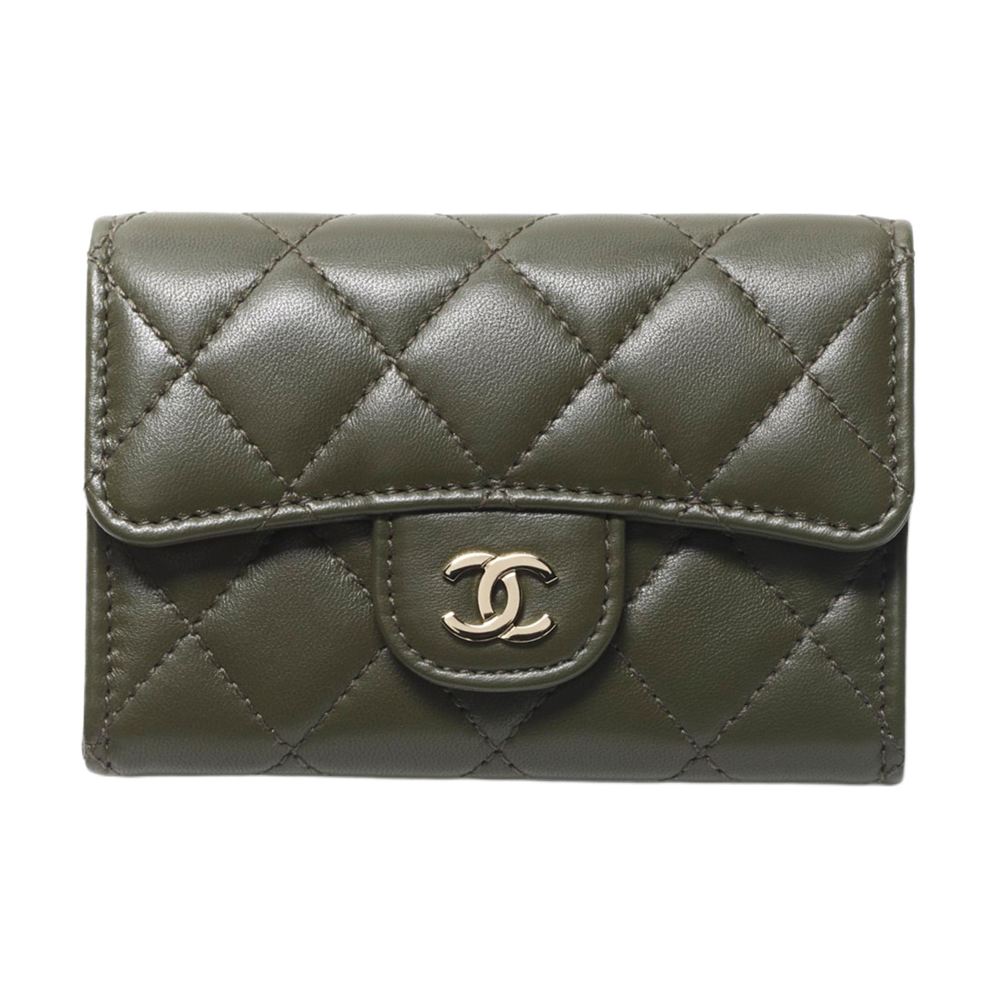 CHANEL 22K Осенне-зимний картхолдер из овчины для женщин, цвет khaki
CHANEL 22K Осенне-зимний картхолдер из овчины для женщин, цвет khaki