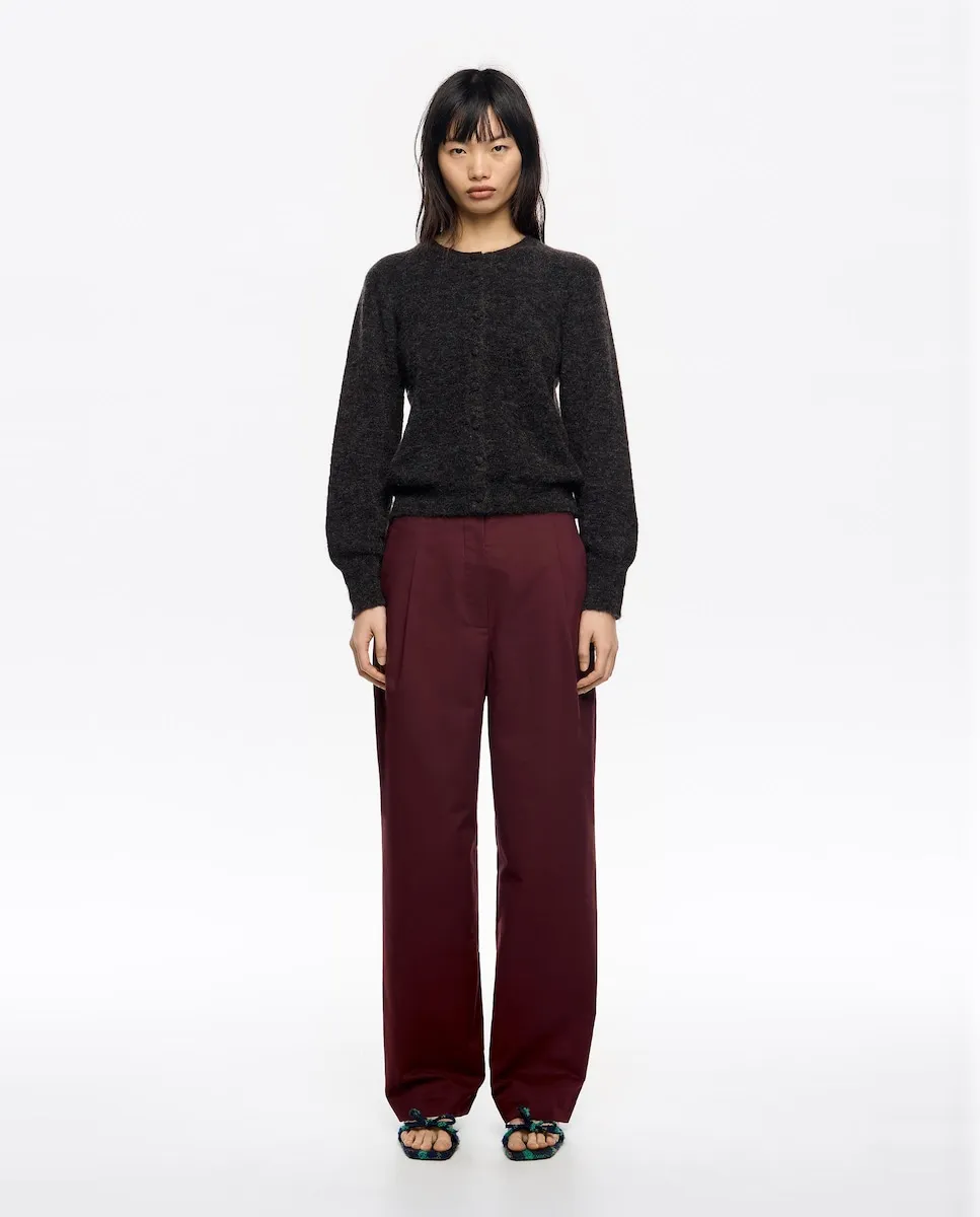 Женские прямые брюки с защипами Carrot Bimba y Lola, бордовый
Женские прямые брюки с защипами Carrot Bimba y Lola, бордовый