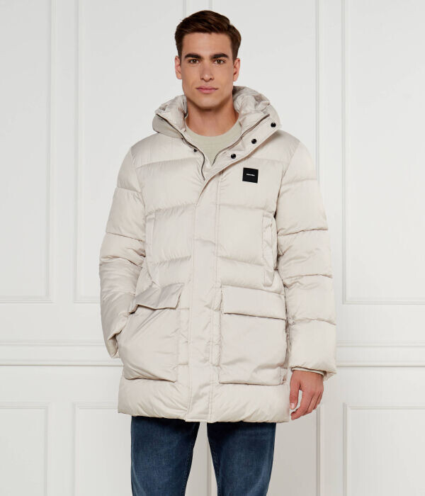 Куртка Calvin Klein Regular Fit с внешними карманами, бежевый
Куртка Calvin Klein Regular Fit с внешними карманами, бежевый
