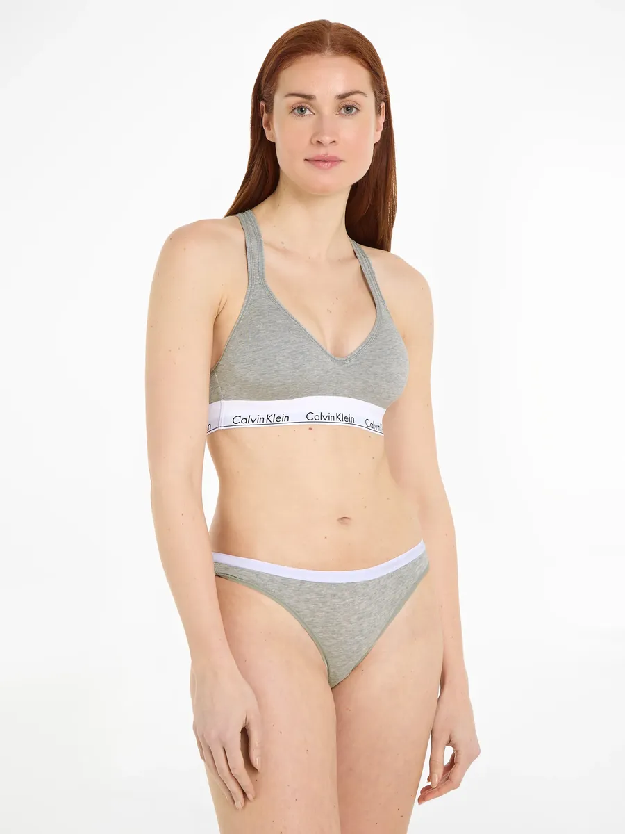 Calvin Klein Underwear Bralette "Modern Cotton", со скрещенными бретелями сзади, цвет Grau-Meliert
Calvin Klein Underwear Bralette "Modern Cotton", со скрещенными бретелями сзади, цвет Grau-Meliert