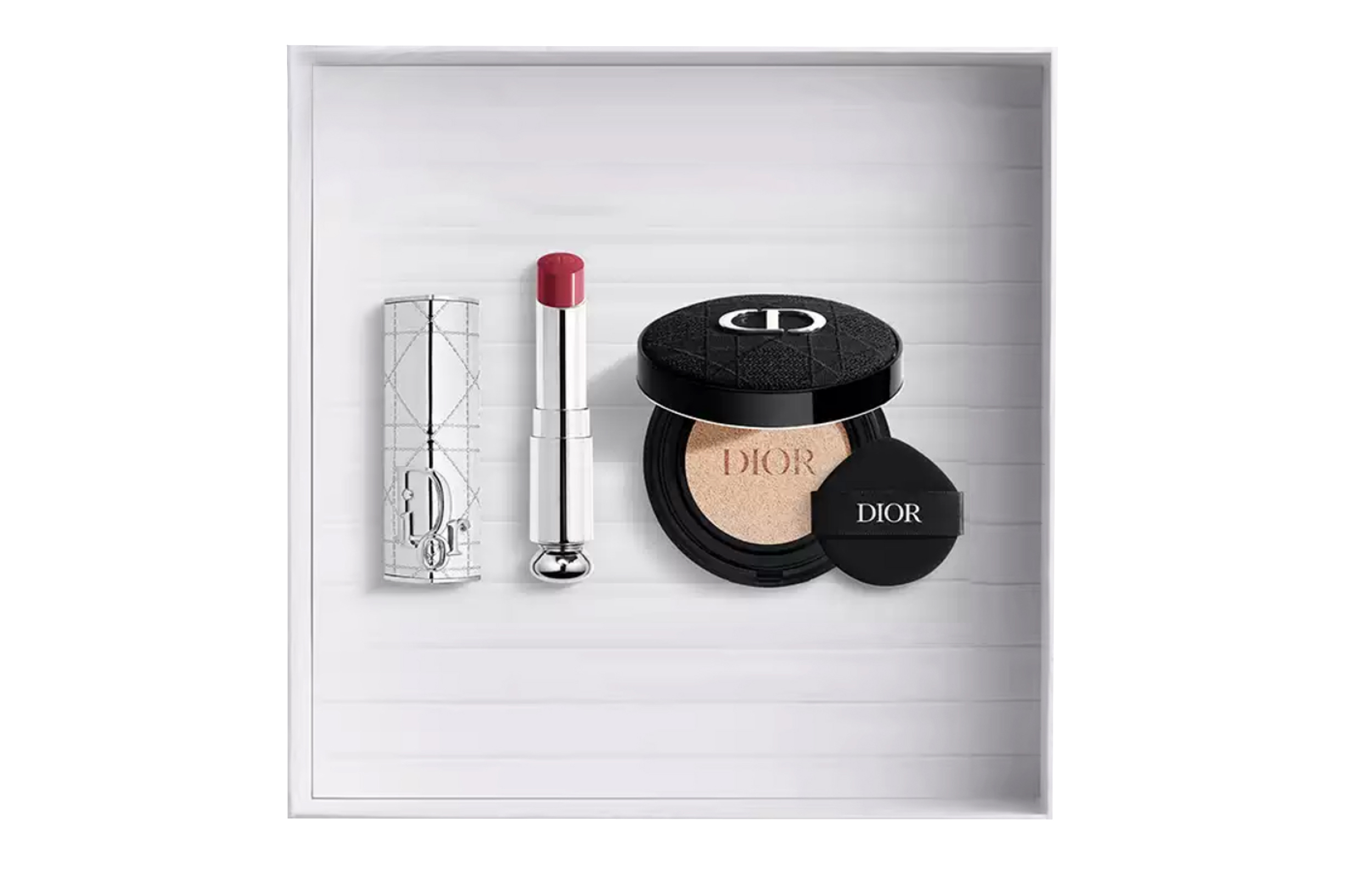 DIOR Серебряный узор плетенка набор для макияжа с воздушной подушкой для помады легко растушевывается 3,2г+13г
DIOR Серебряный узор плетенка набор для макияжа с воздушной подушкой для помады легко растушевывается 3,2г+13г