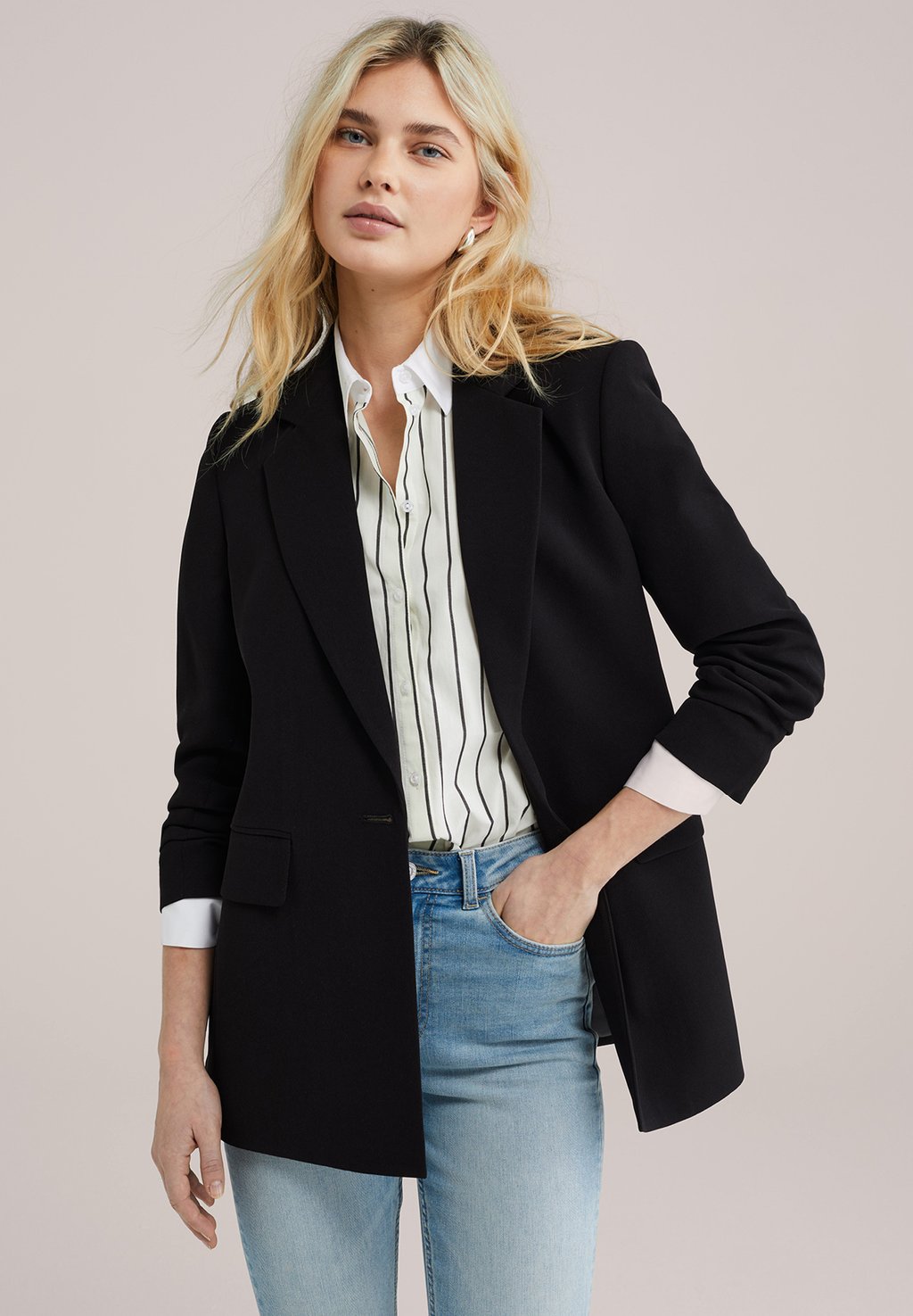 Блейзер WE Fashion, черный 
Блейзер WE Fashion, черный