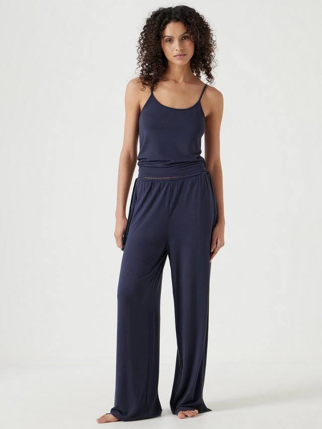 Комплект пижамы Nox Jersey Cami HUSH, Midnight Navy
Комплект пижамы Nox Jersey Cami HUSH, Midnight Navy