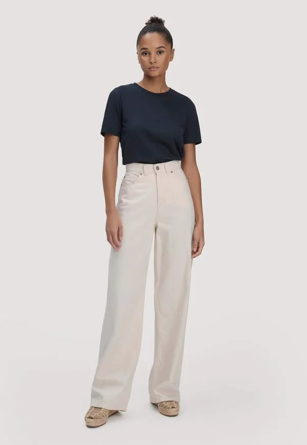 Обычная базовая футболка Hessnatur, Marine, Синий, Обычная базовая футболка Hessnatur, Marine
Обычная базовая футболка Hessnatur, Marine, Синий, Обычная базовая футболка Hessnatur, Marine