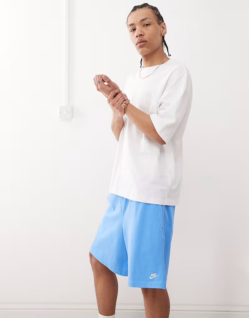 Трикотажные шорты Nike Club синего цвета
Трикотажные шорты Nike Club синего цвета
