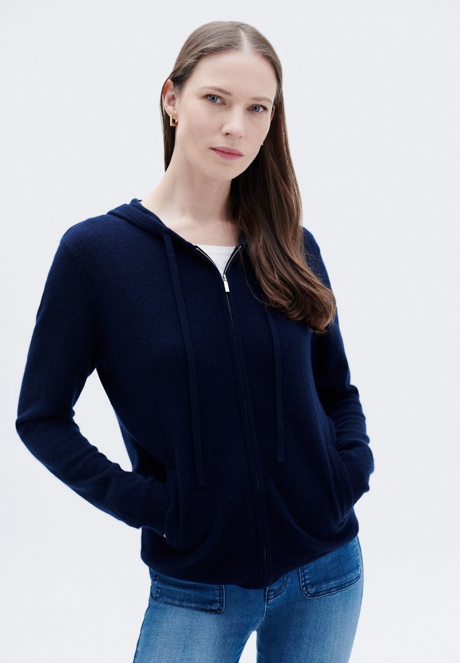 Кардиган Caroll Cardigan, Bleu Marine/Blue
Кардиган Caroll Cardigan, Bleu Marine/Blue