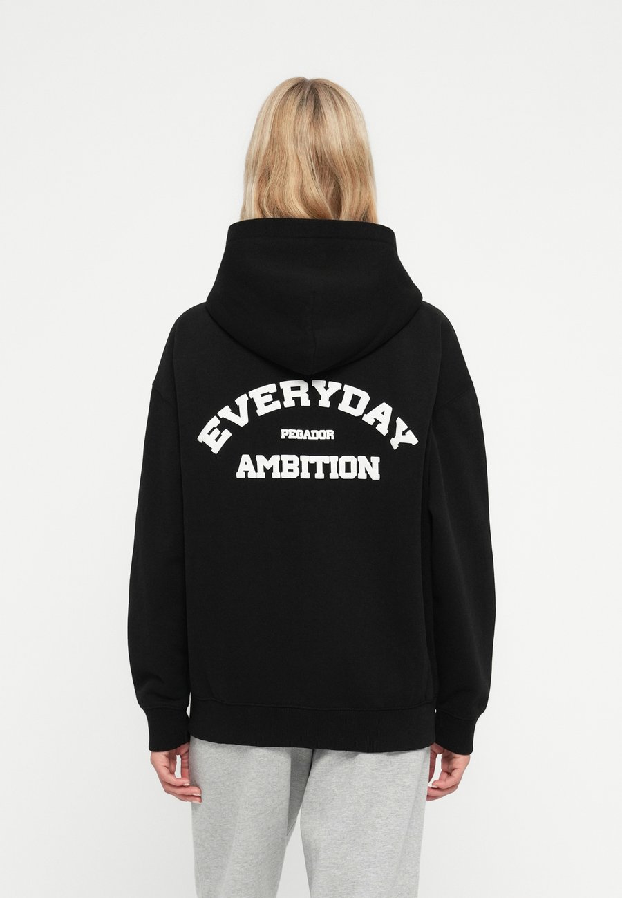Толстовка Pegador TULIA OVERSIZED, Black, Черный, Толстовка Pegador TULIA OVERSIZED, Black
Толстовка Pegador TULIA OVERSIZED, Black, Черный, Толстовка Pegador TULIA OVERSIZED, Black
