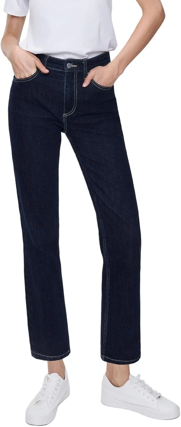 Женские джинсы Cotton High Stretch, прямые, мягкие GENUWII
Женские джинсы Cotton High Stretch, прямые, мягкие GENUWII